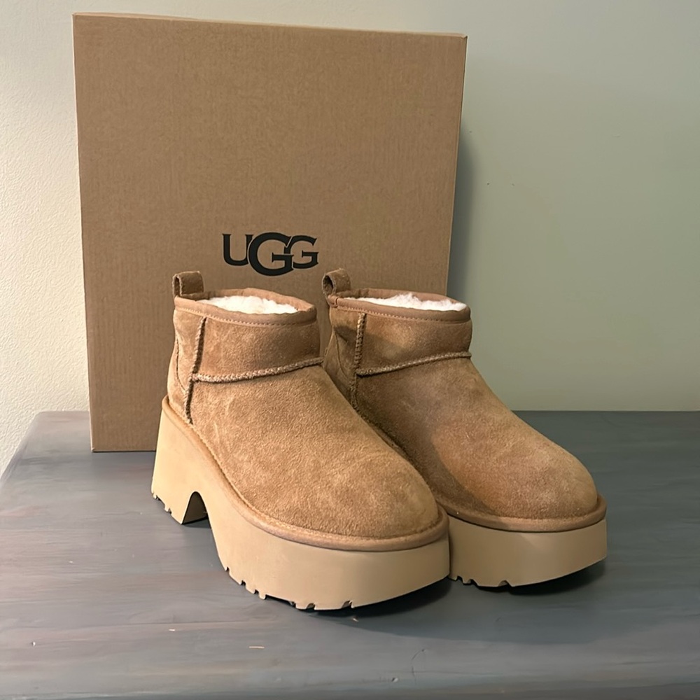 UGG, Women’s Ultra Mini New Heights boots, Chestnut